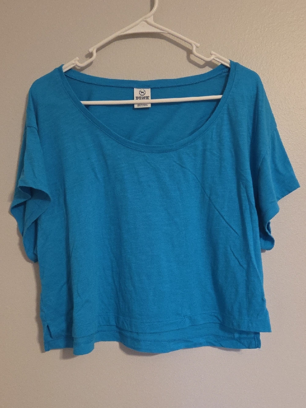 PINK Victoria's Secret Blue Cropped Scoop Neck Top